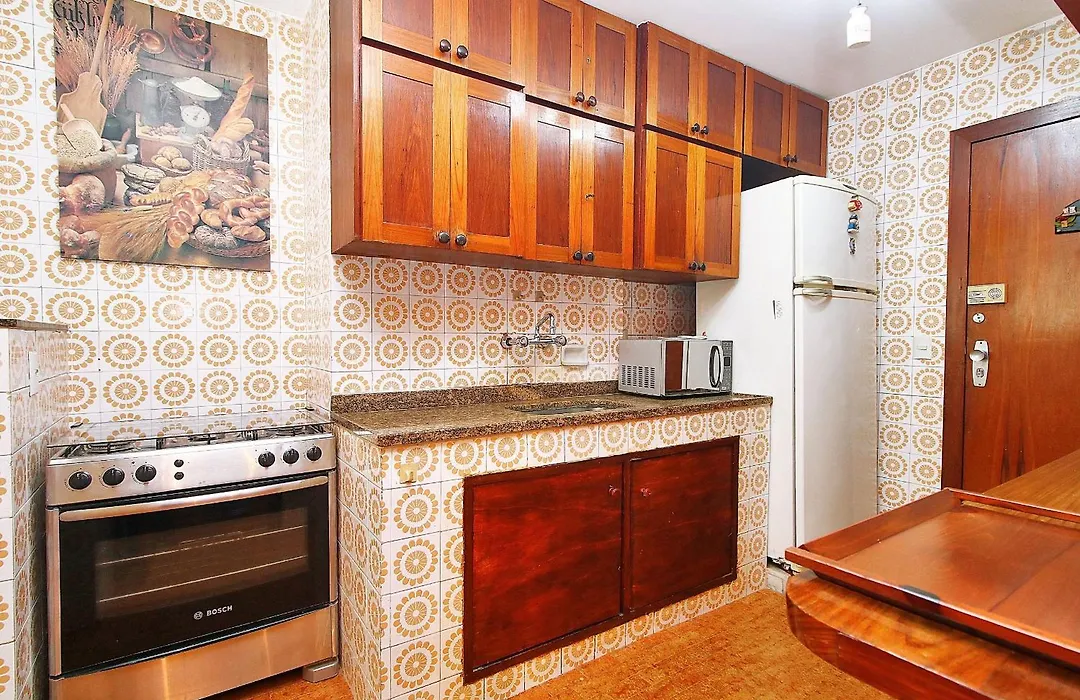 Apartamento silencioso para 6 pessoas, 2 quadras da praia, próximo a bares, restaurantes e metrô-1