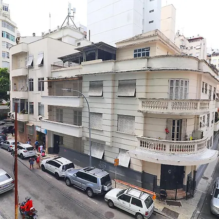 Apartamento silencioso para 6 pessoas, 2 quadras da praia, próximo a bares, restaurantes e metrô-3
